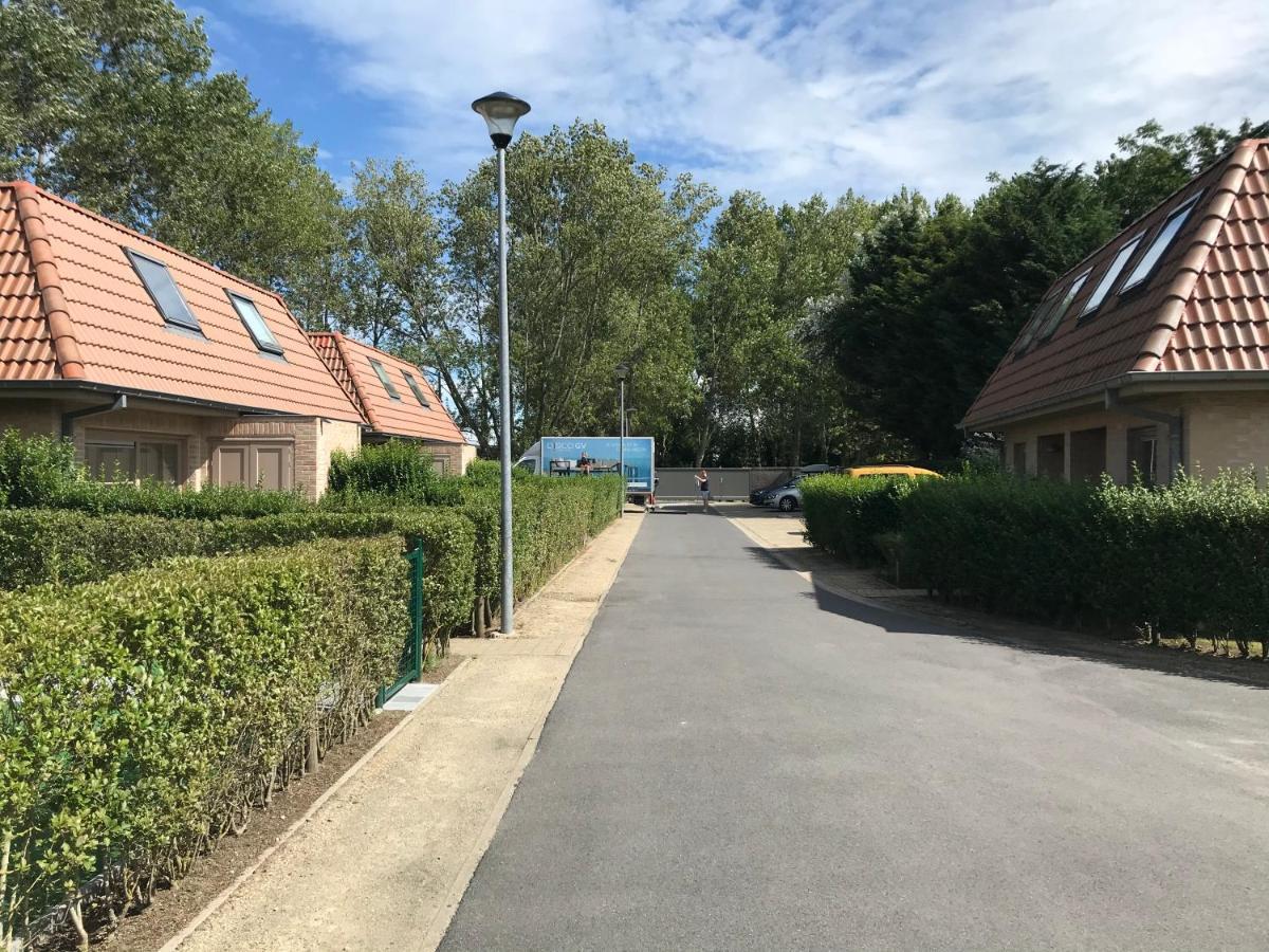 Vakantiehuisje De Panne Vlak Aan Plopsaland En De Zee エクステリア 写真